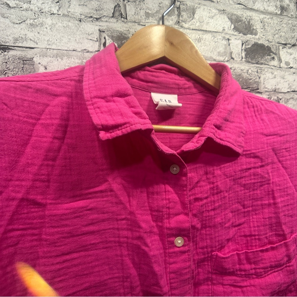 EUC GAP Pink Button-Down Shirt Size L - Picture 4 of 13